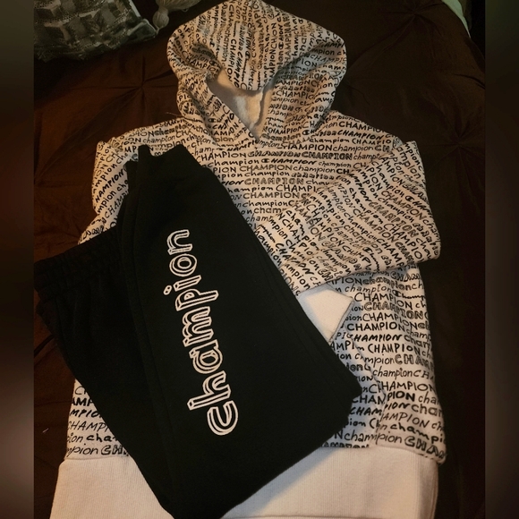 BOYS CHAMPION HOODIE/SWEATPANTS SET - Picture 1 of 6
